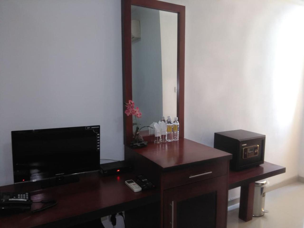 Hotel Kamrel Курунегала Экстерьер фото