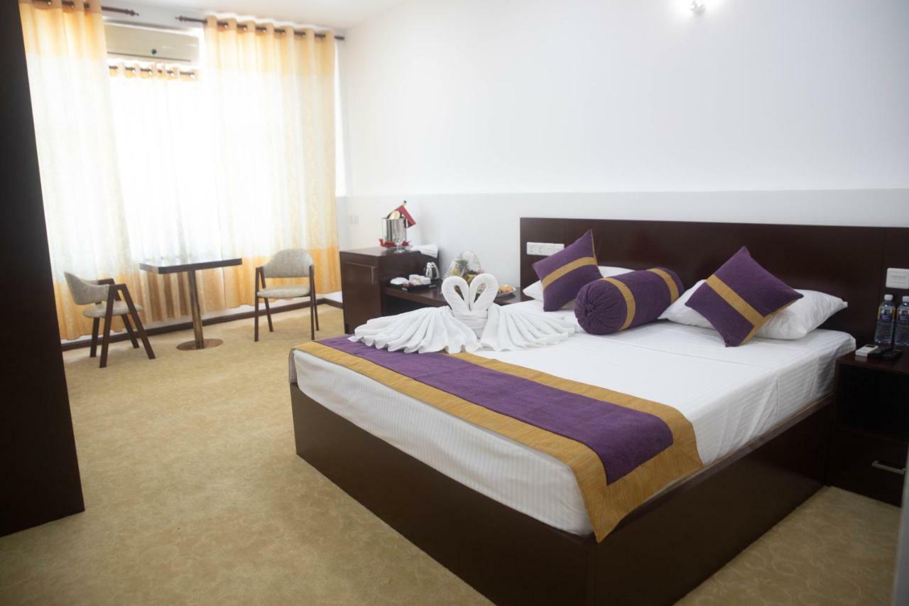 Hotel Kamrel Курунегала Экстерьер фото