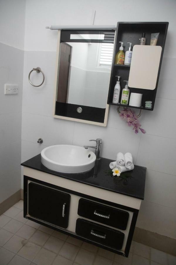 Hotel Kamrel Курунегала Экстерьер фото